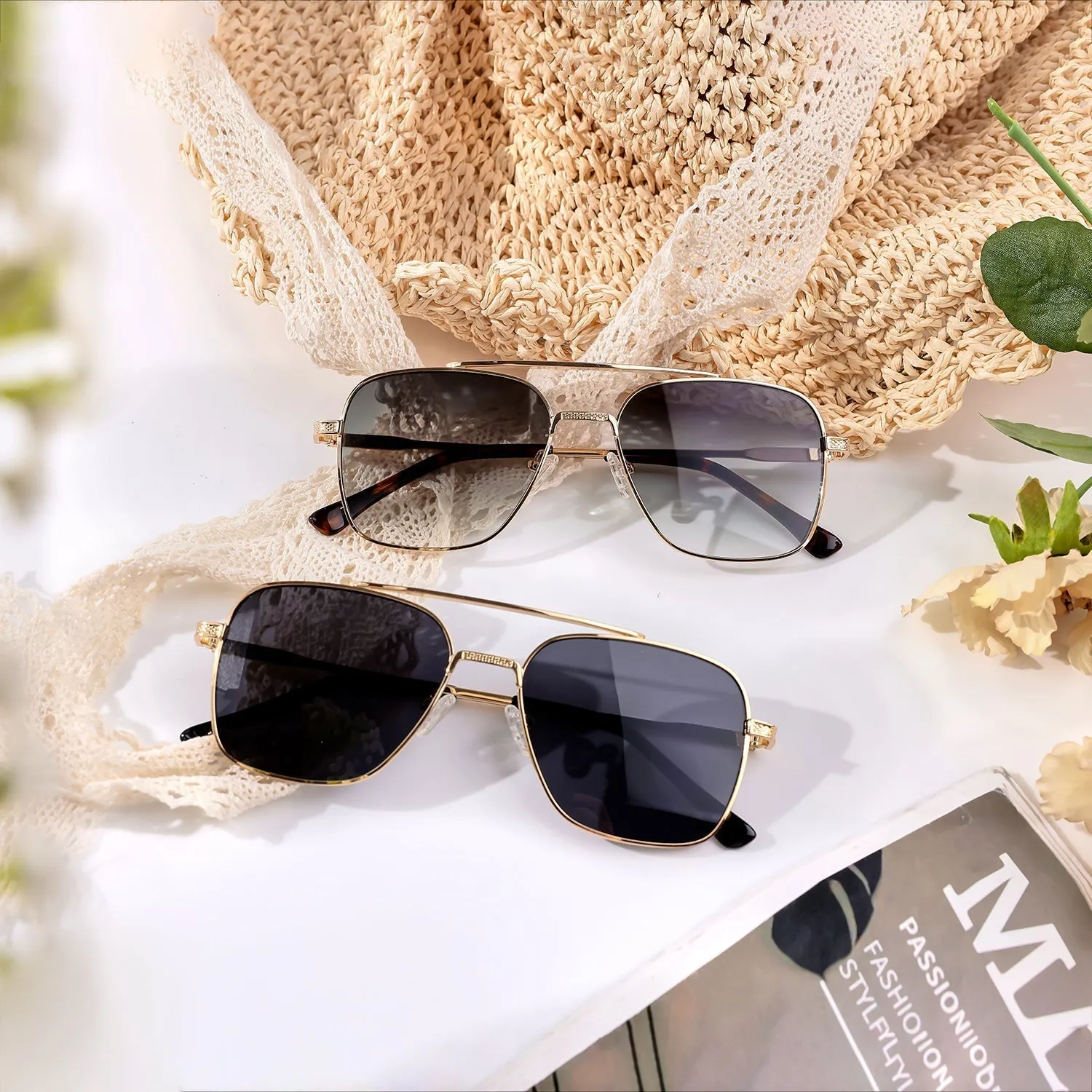 8 Colors - Stylish Striped Sunglasses