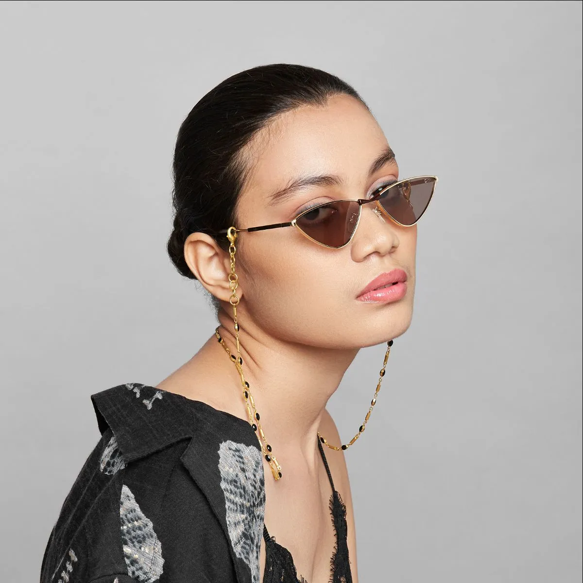 Black Gold Sunglass Chain In Black / Gold
