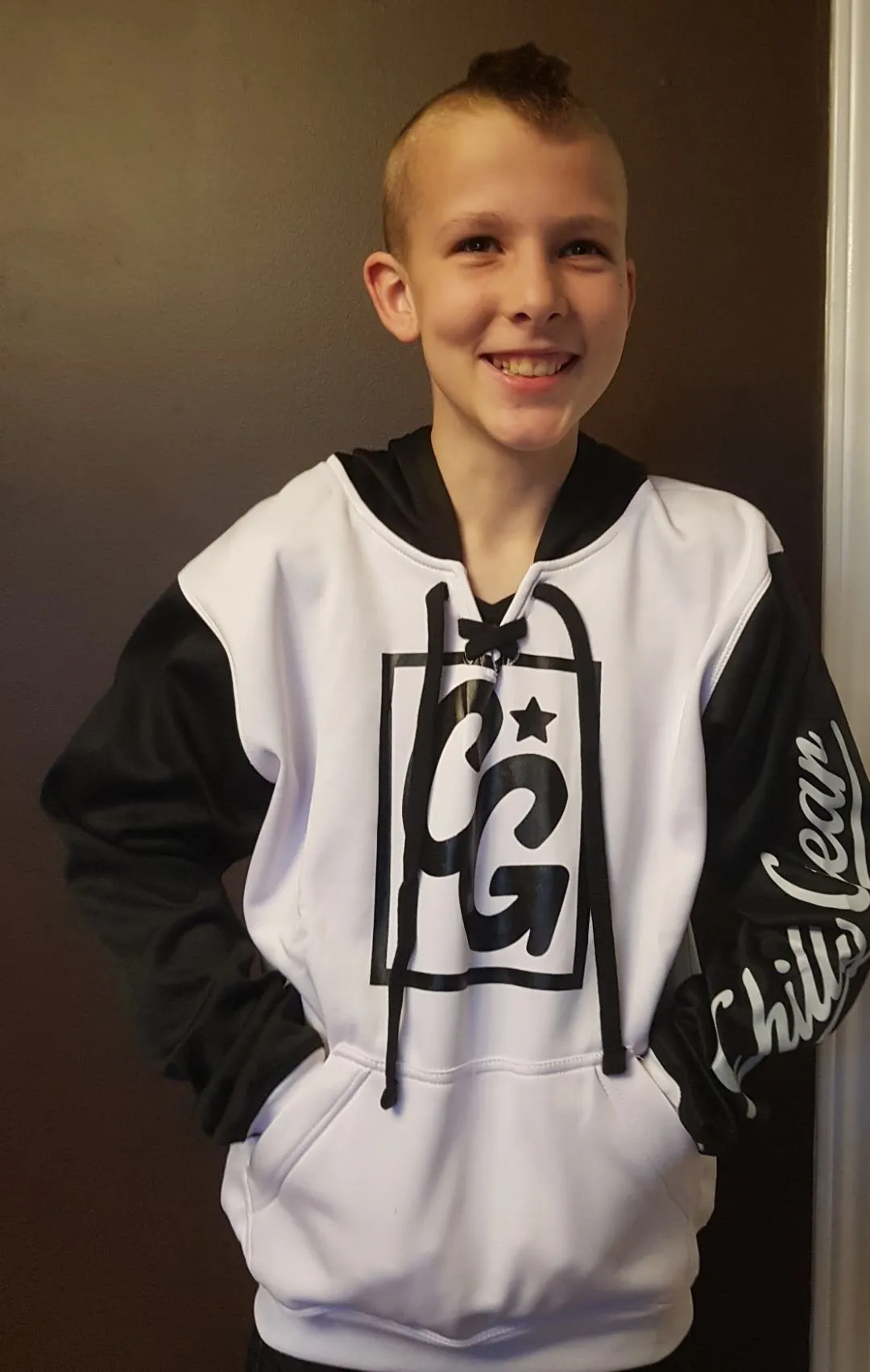 Chilly Gear White Water Resist Hoodie With Black Sleeves