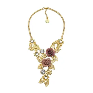 Flattering Features Necklace