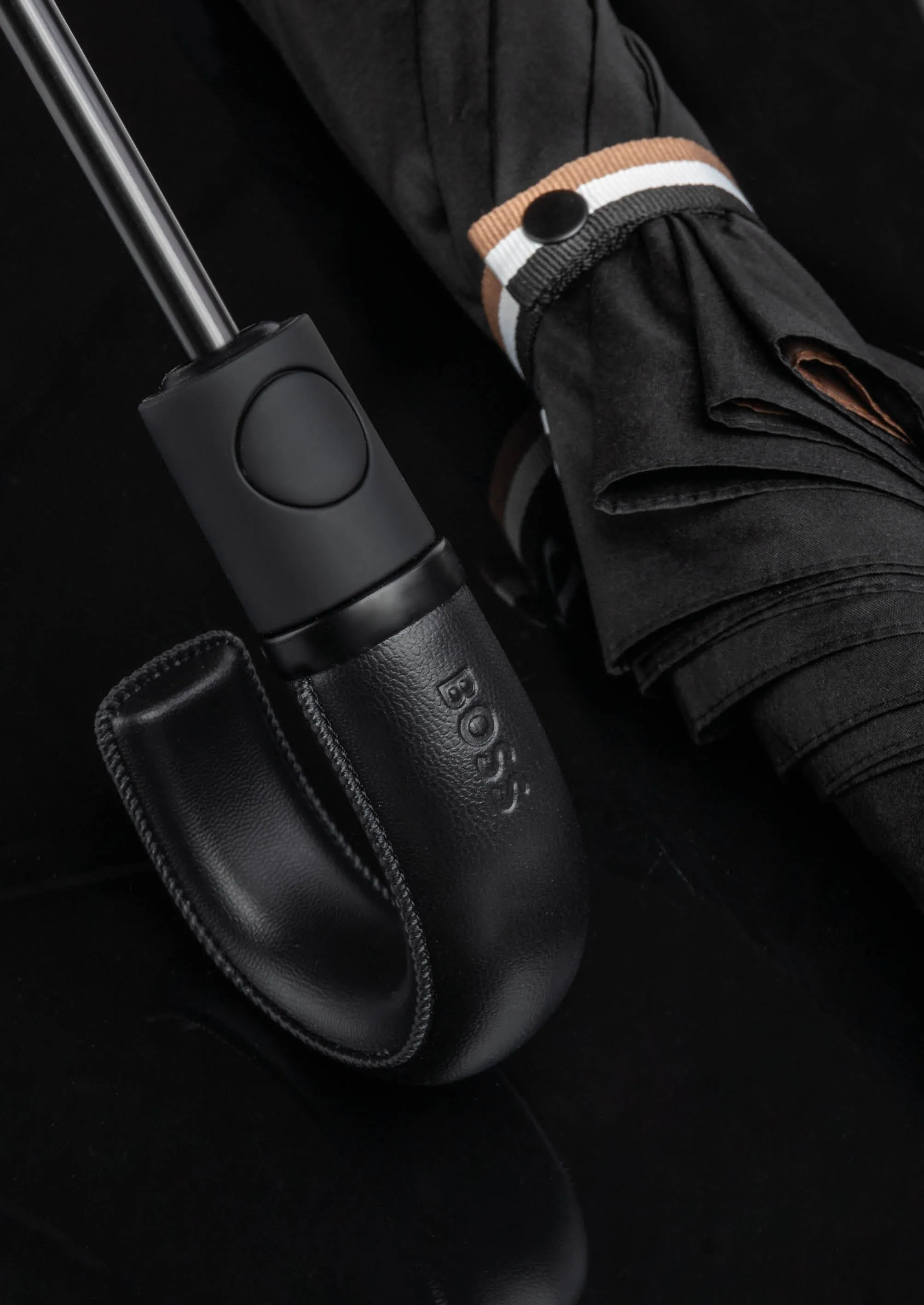 HUGO BOSS HUF321A-Umbrella pocket Iconic Black