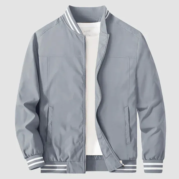 Jackets in lightweight material with zipper and two-tone design