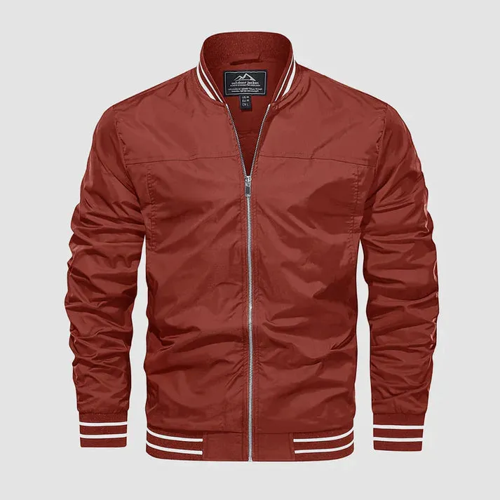 Jackets in lightweight material with zipper and two-tone design