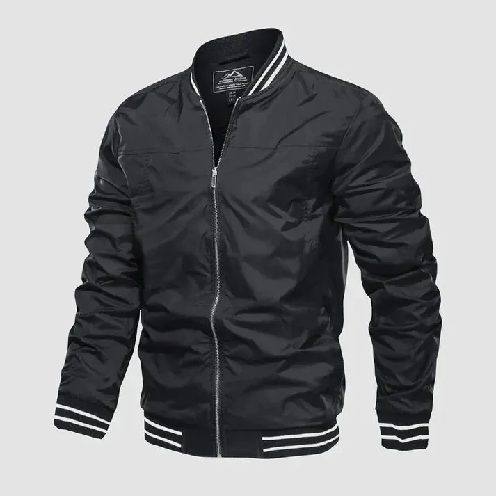 Jackets in lightweight material with zipper and two-tone design