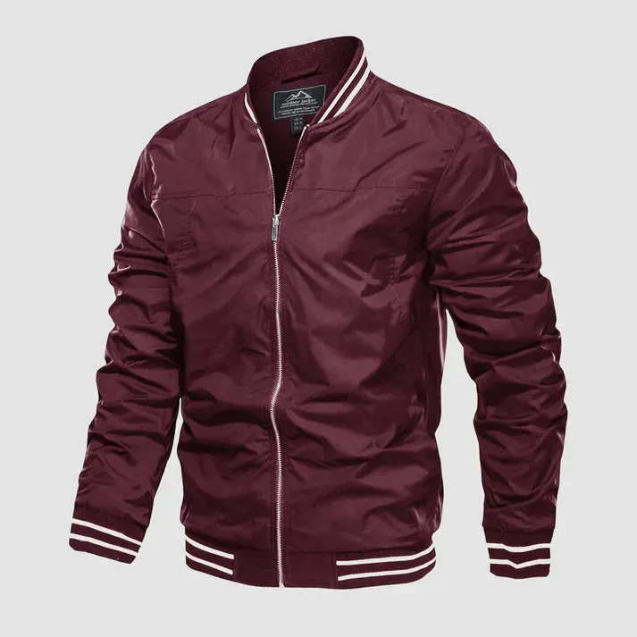 Jackets in lightweight material with zipper and two-tone design