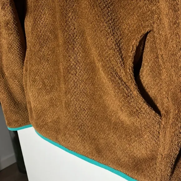 Patagonia Brown Fleece Pullover with Teal Accents