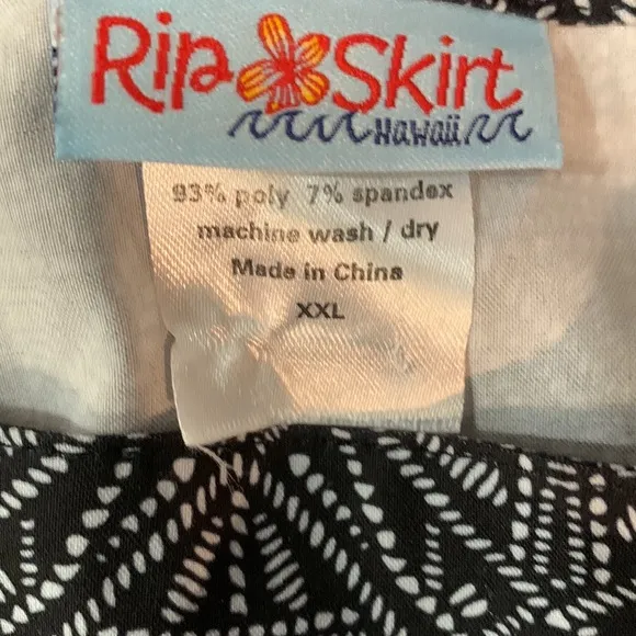 RipSkirt Hawaiian Wrap Skirt Black Pearl Batik XXL Key Pocket Vacation Travel