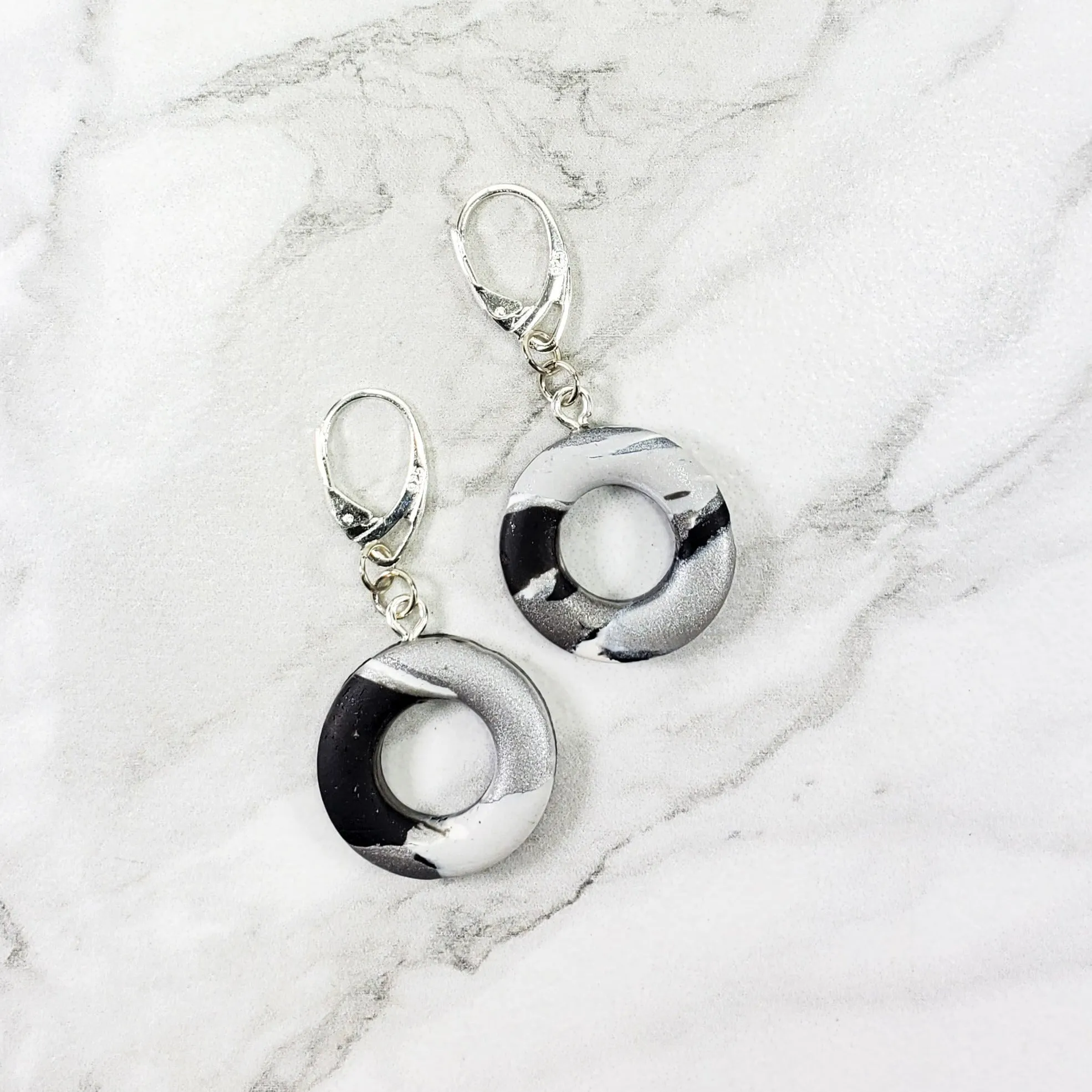 Round Cutout Ring Dangle Earring - Calacatta