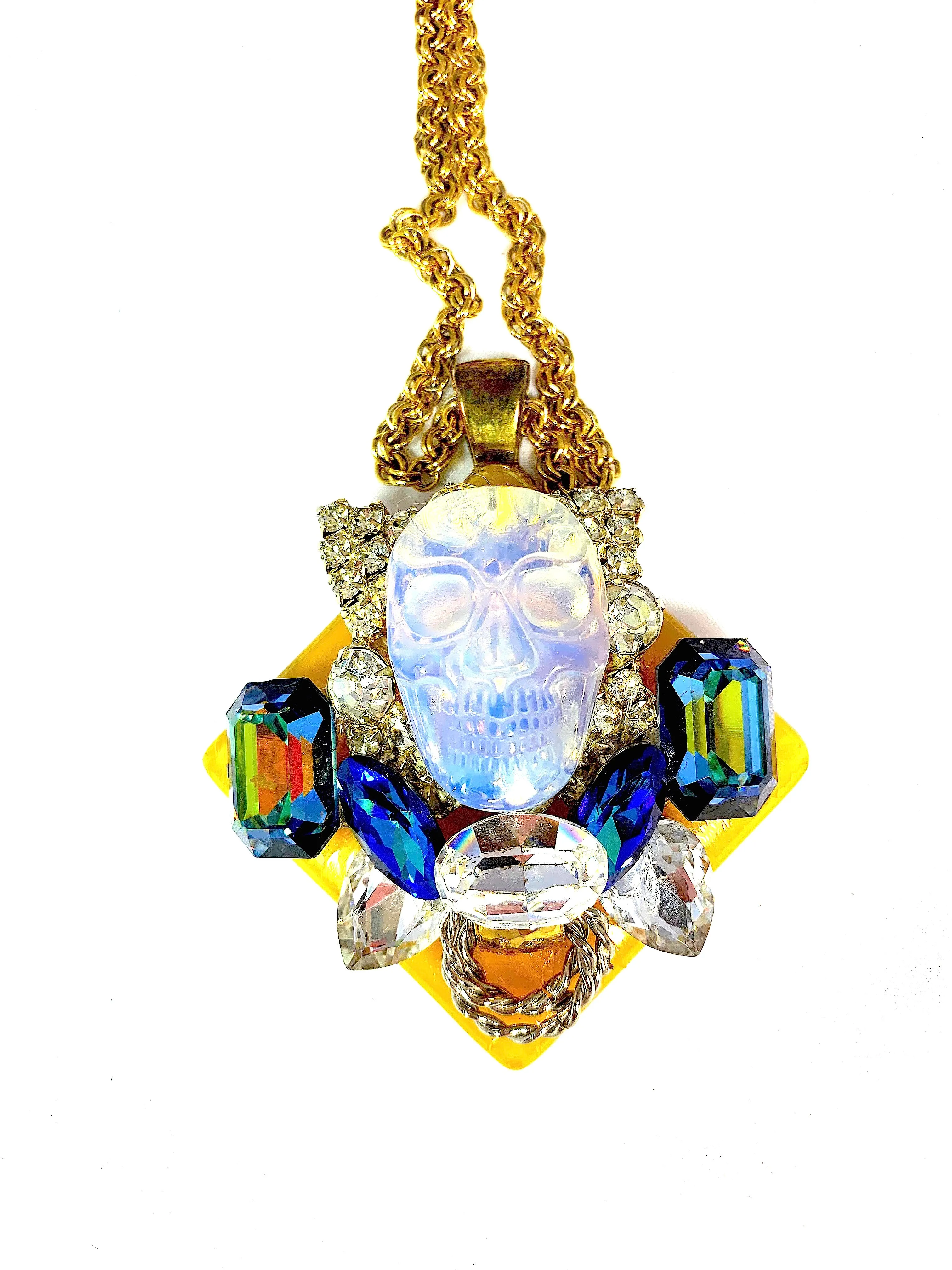 Scull Opal