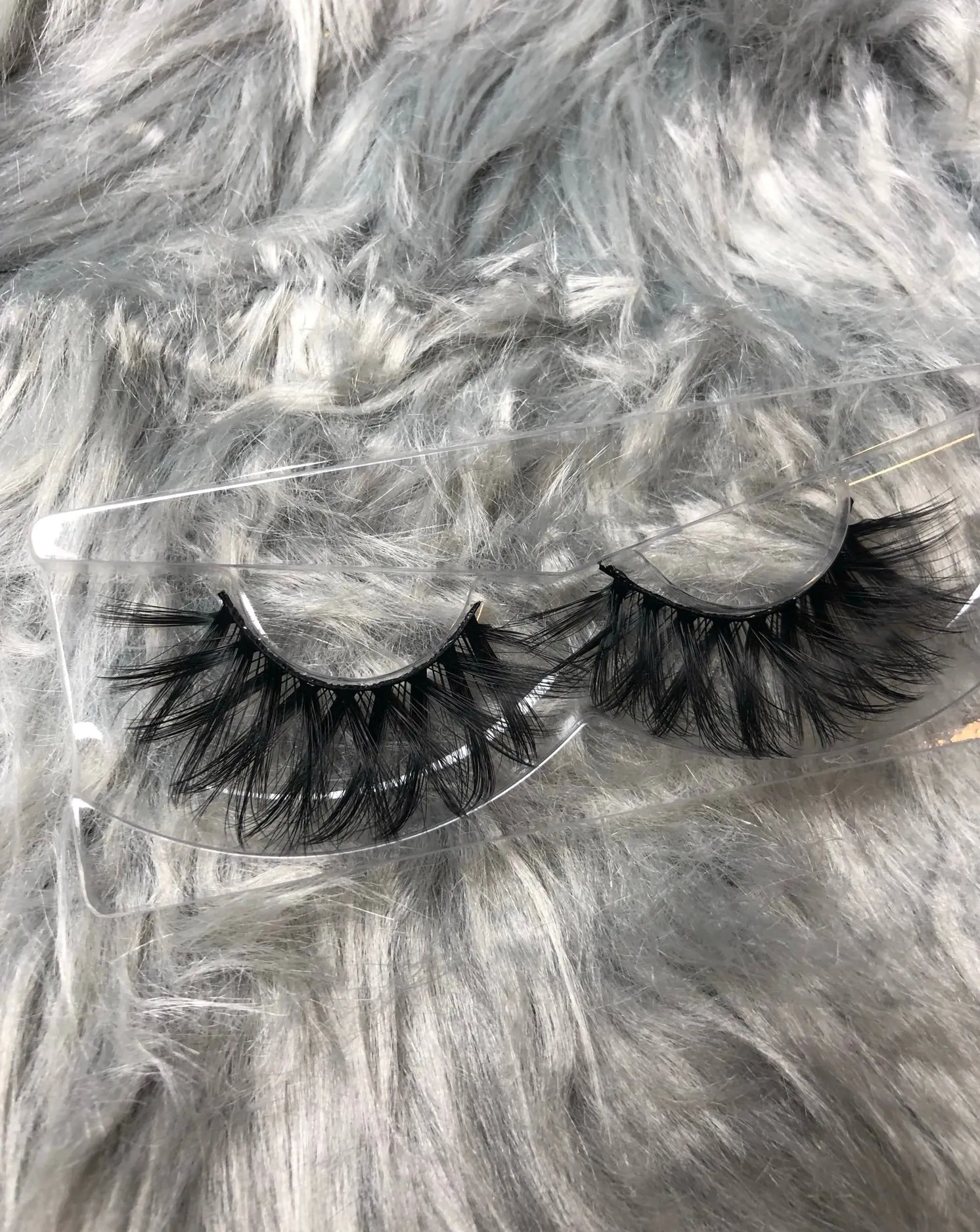 STORMY VEGAN FALSE EYELASHES