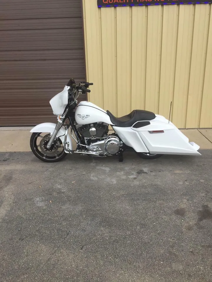 Trendsetter Saddlebag Kit Sale for Harley Touring Bikes SKU: RAVETSALE1