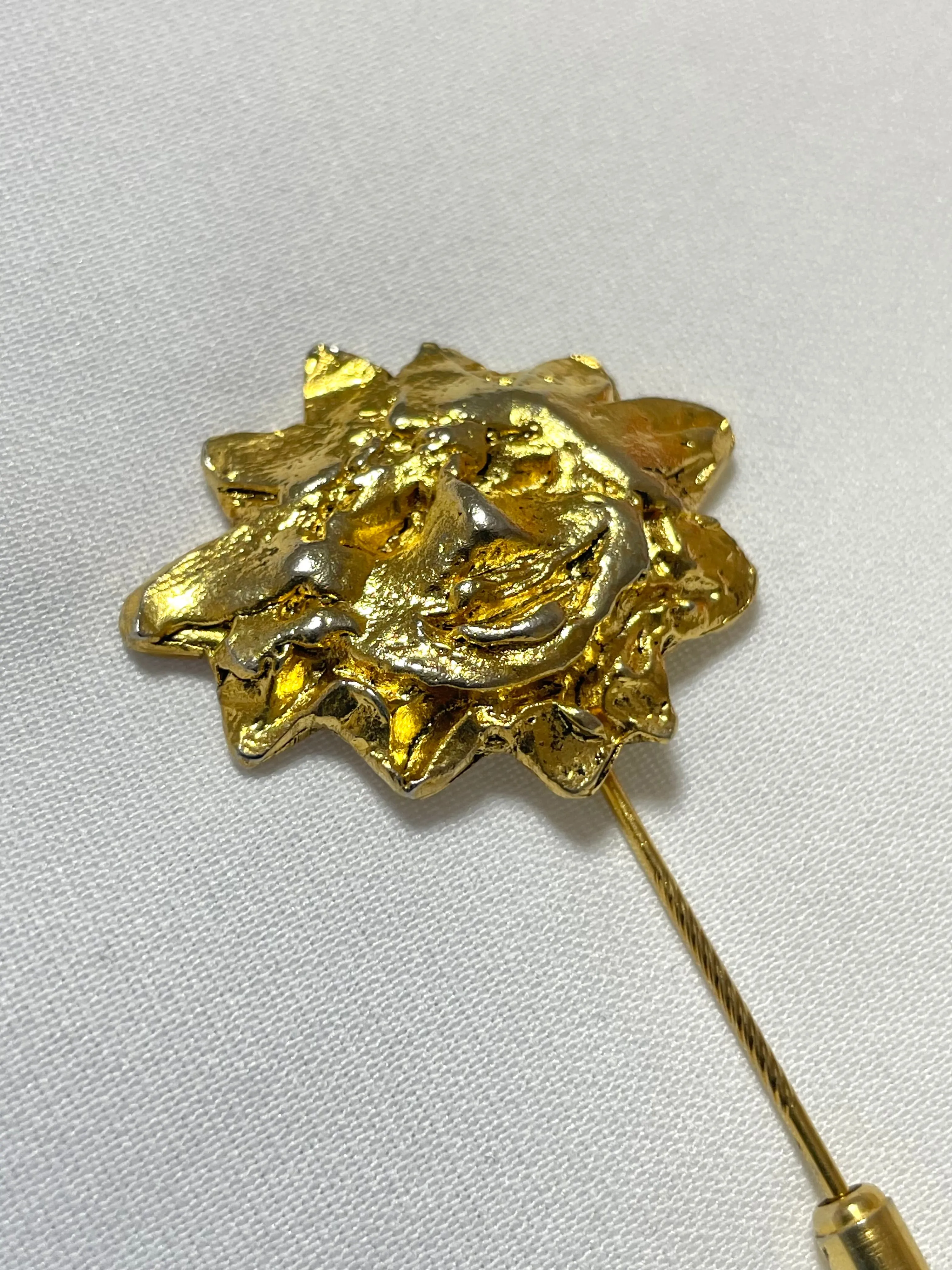 Vintage HERMES gold tone smiley sunshine face brooch pin, hat pin, jacket pin. Bijouterie Fantaisie collection. 070218ys11