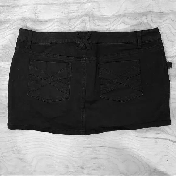 Vintage Royal Bones Chain, Zippers Accent  Black Miniskirt